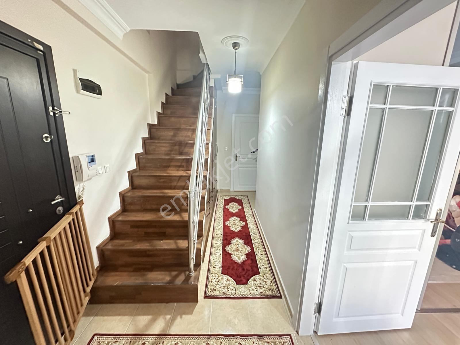 Franko Vadi Evlerinde Havuzlu Site İçinde 4,5+2 Dubleks Daire — fotoğraf 12