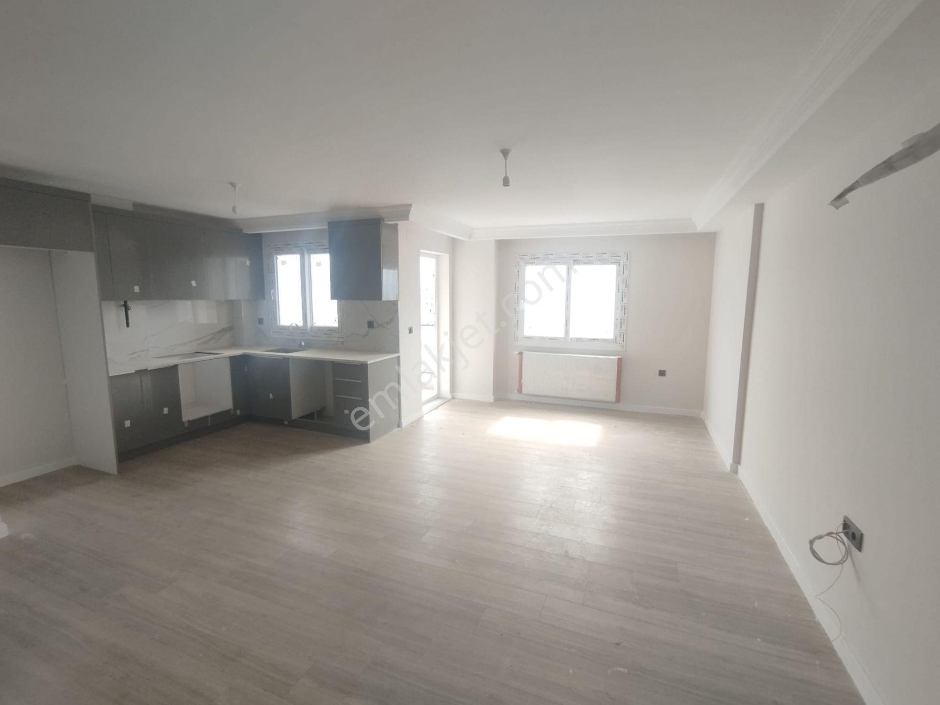 Kıyıboyu Caddesi Üzerinde Sitede 2+1 Çift Banyolu Doğalgazlı Sıfır Lüks Daire — fotoğraf 2