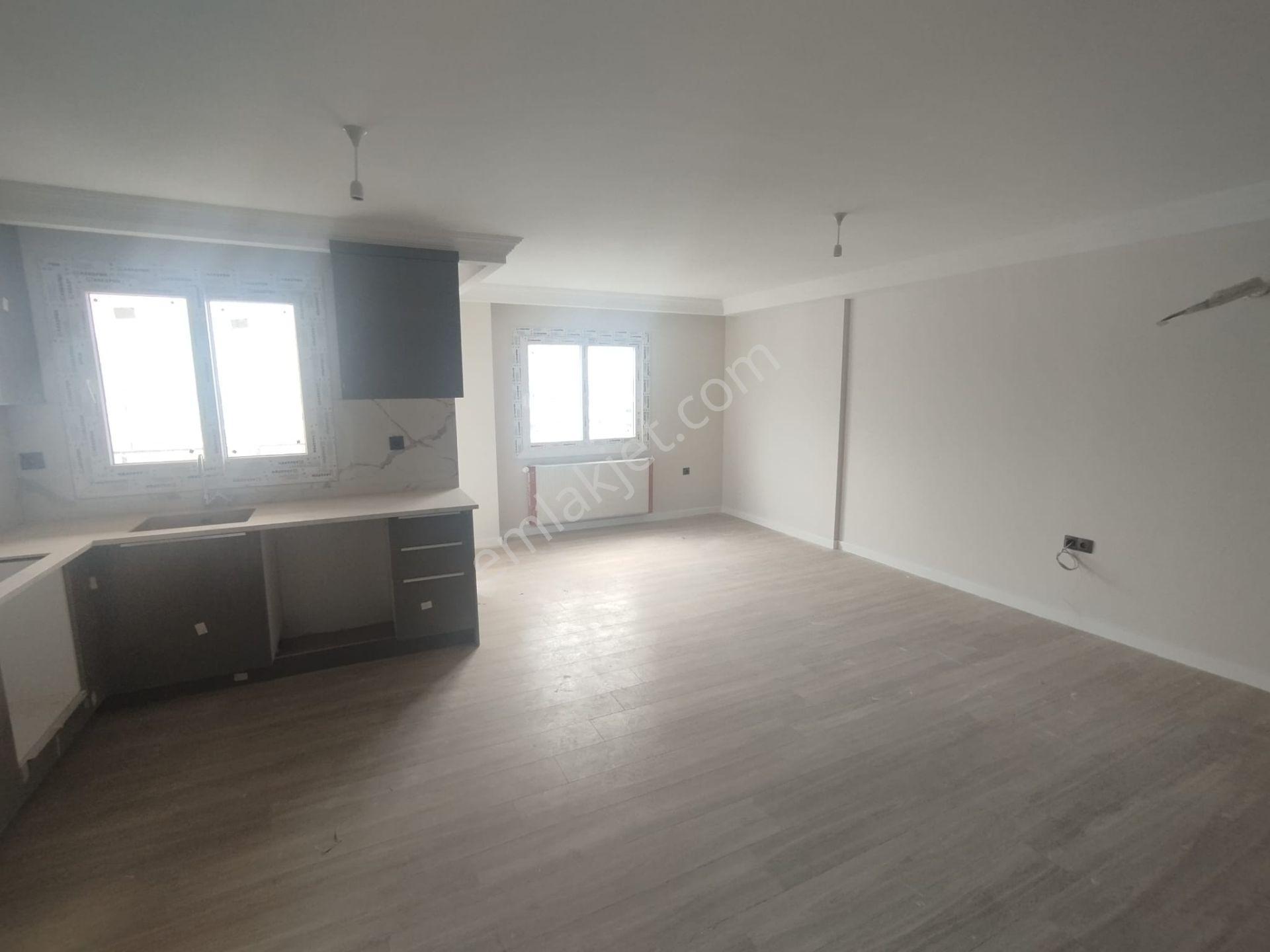 Kıyıboyu Caddesi Üzerinde Sitede 2+1 Çift Banyolu Doğalgazlı Sıfır Lüks Daire — fotoğraf 3
