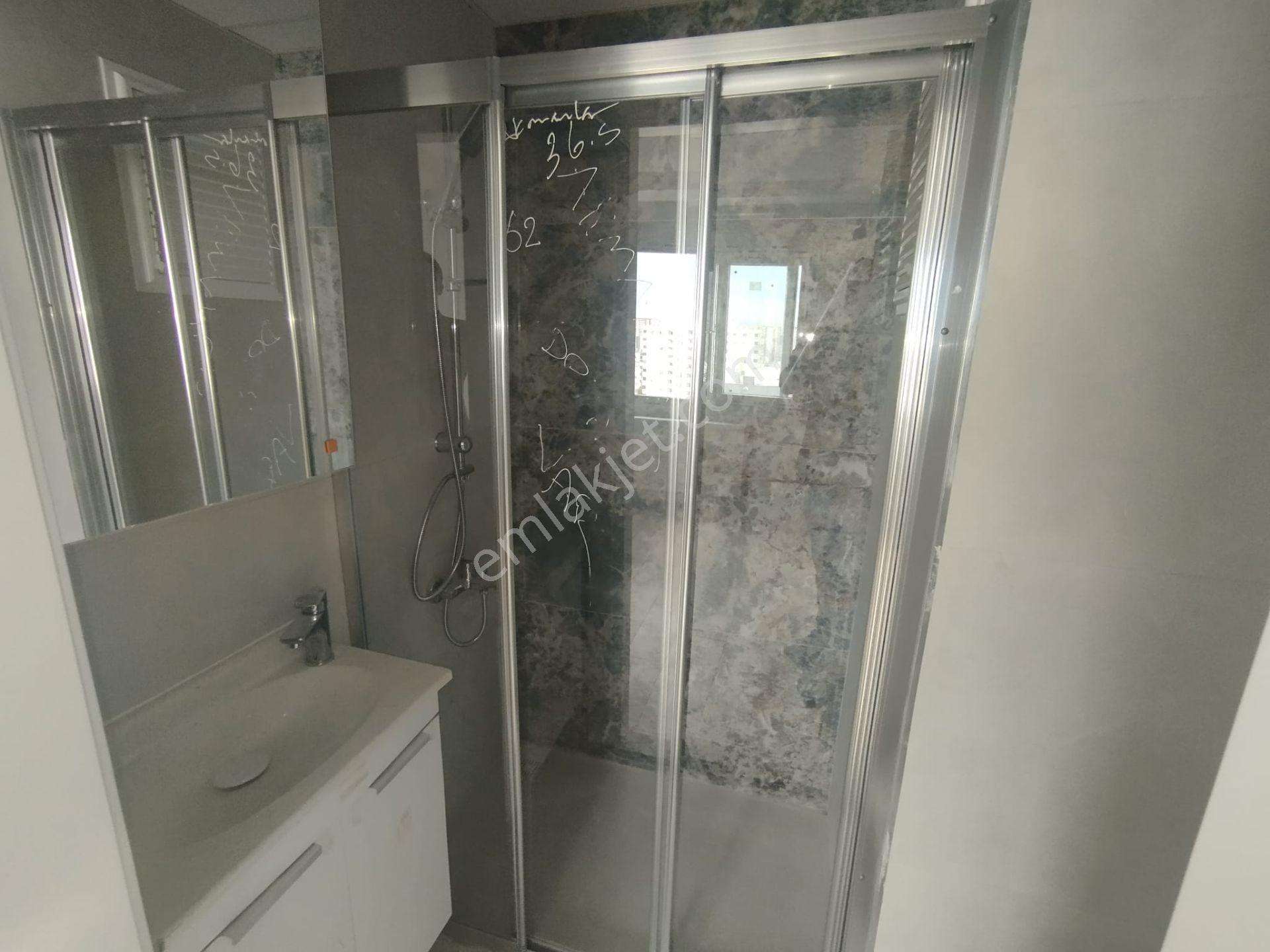 Kıyıboyu Caddesi Üzerinde Sitede 2+1 Çift Banyolu Doğalgazlı Sıfır Lüks Daire — fotoğraf 12