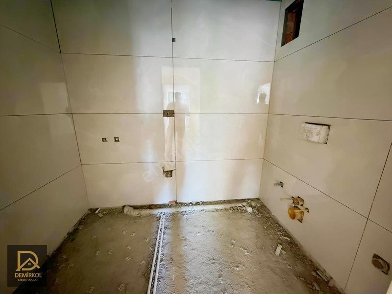 Demirkol İnşaat Yenibosnada 2+1 110 M2 Otoparklı Satılık Daire — fotoğraf 9