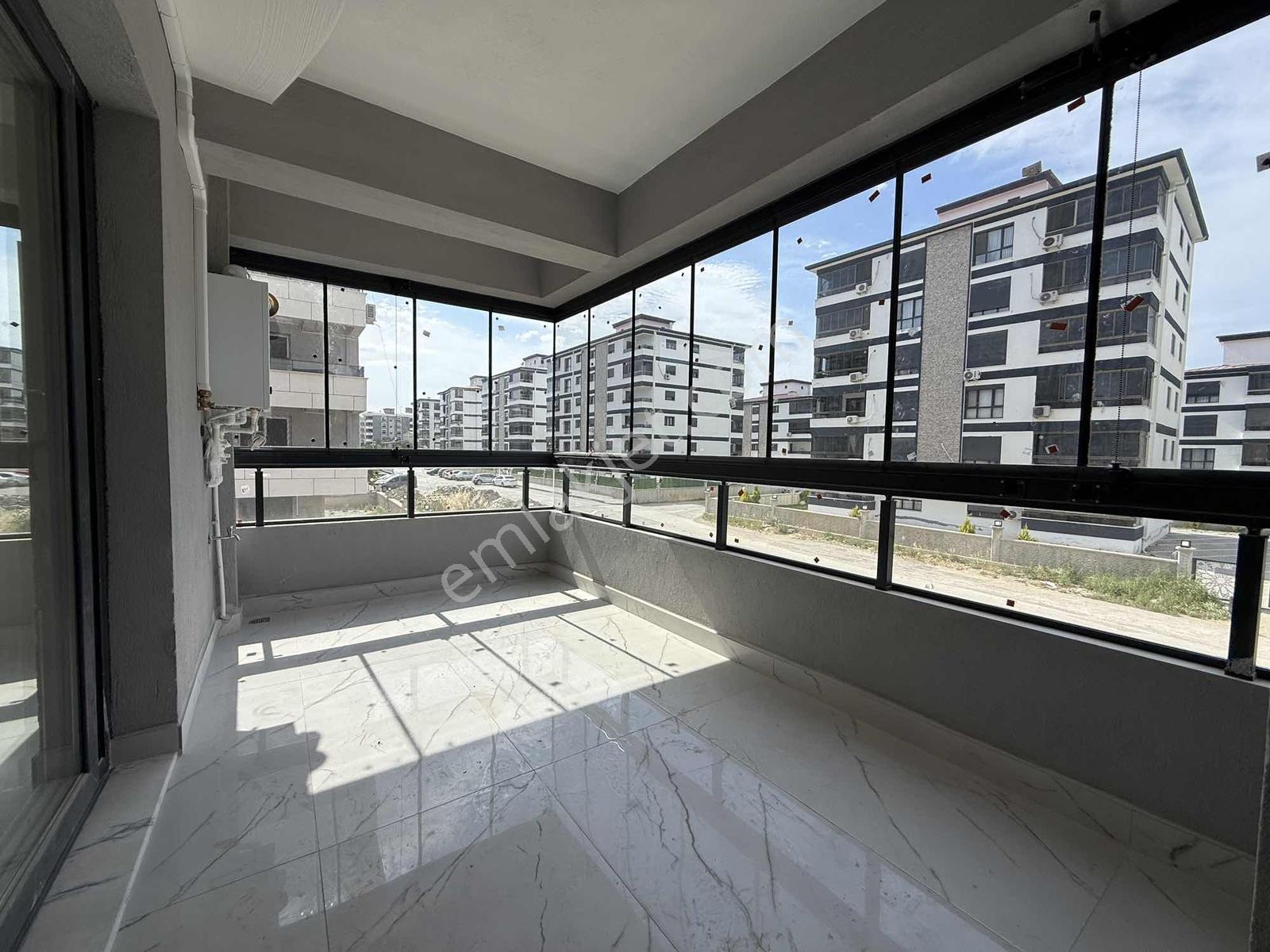 Uygan'dan Muratbey Mah. 110m² 2+1 Havuzlu Site Lüx Arakat — fotoğraf 3