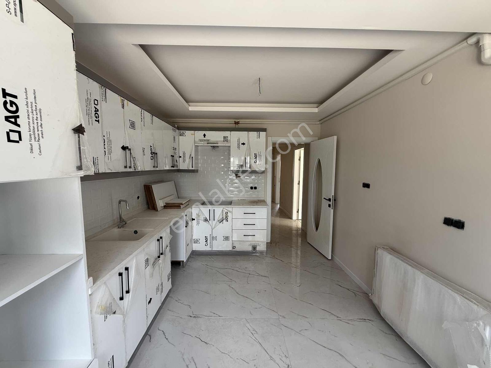 Uygan'dan Muratbey Mah. 110m² 2+1 Havuzlu Site Lüx Arakat — fotoğraf 4