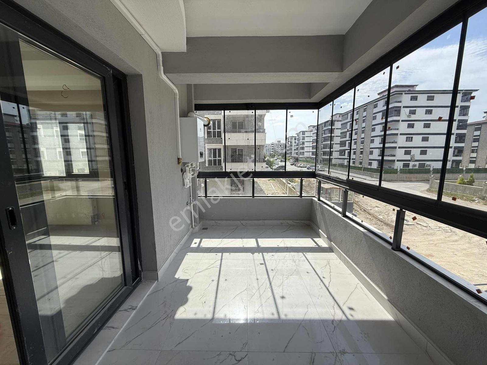 Uygan'dan Muratbey Mah. 110m² 2+1 Havuzlu Site Lüx Arakat — fotoğraf 5