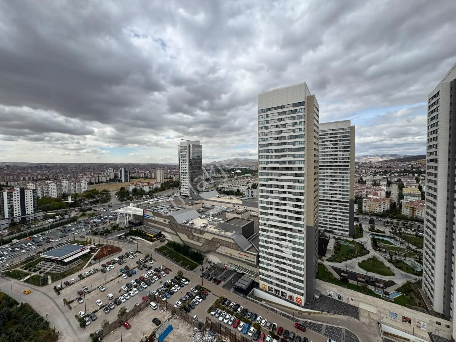 Metromall Teras'ta Metro Yanı Bağımsız Mutfak 2+1 Satılık Daire!
