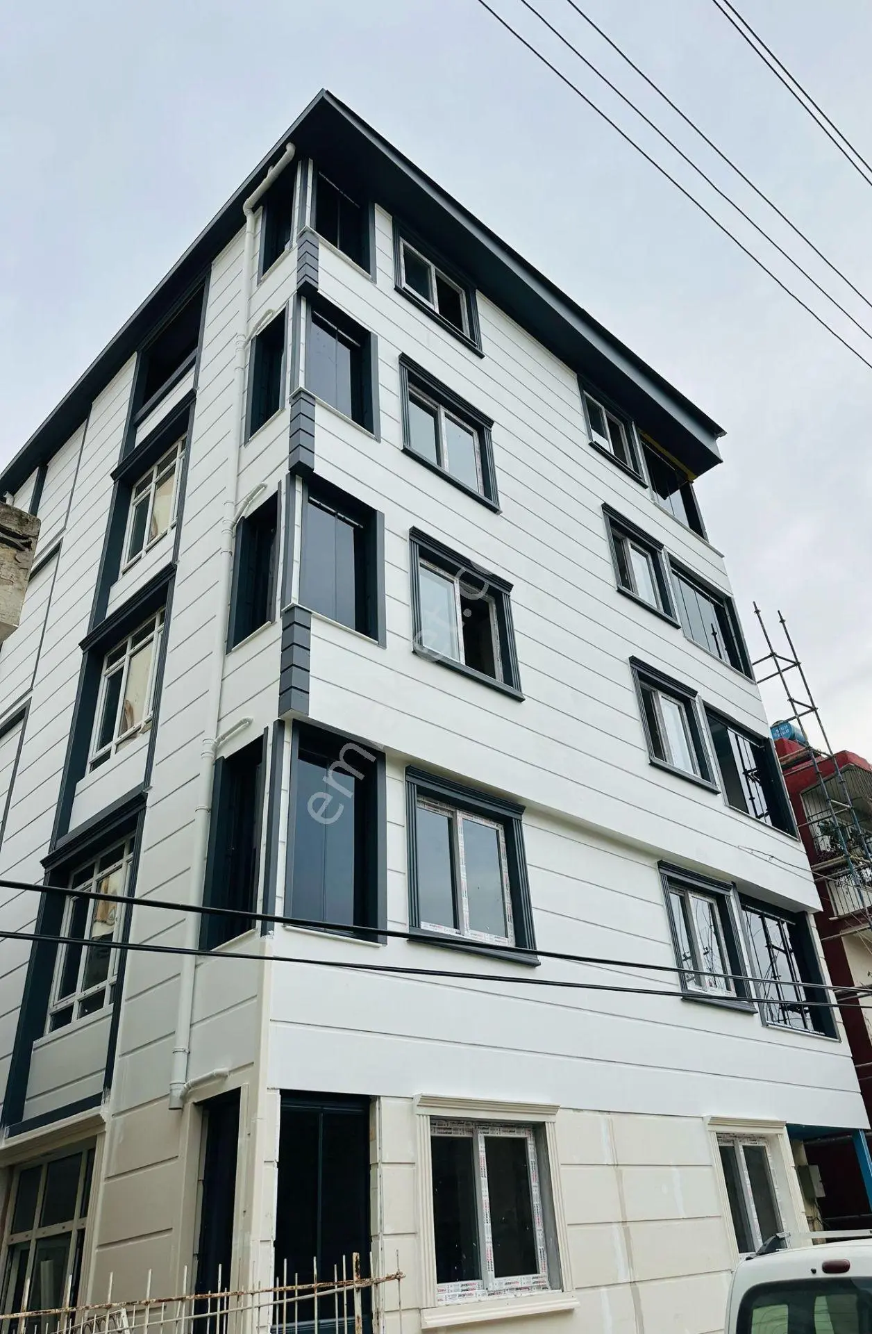 Yeşilyurt İboosman Komple Bina * 29adet 1+1 *5katlı*sıfır Eşyalı *balkonlu *40mi...