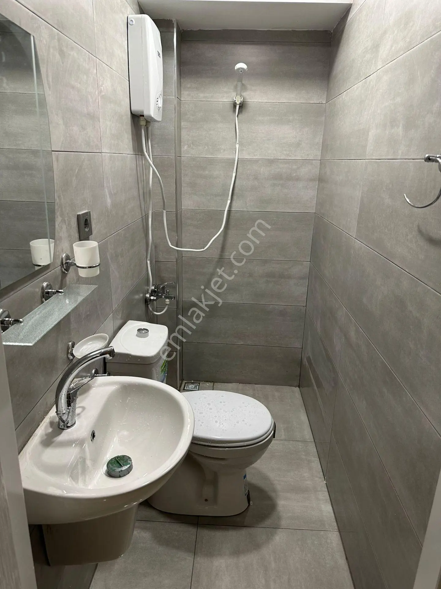 Yeşilyurt İboosman Komple Bina * 29adet 1+1 *5katlı*sıfır Eşyalı *balkonlu *40milyon Barajyolu Civ. — fotoğraf 4