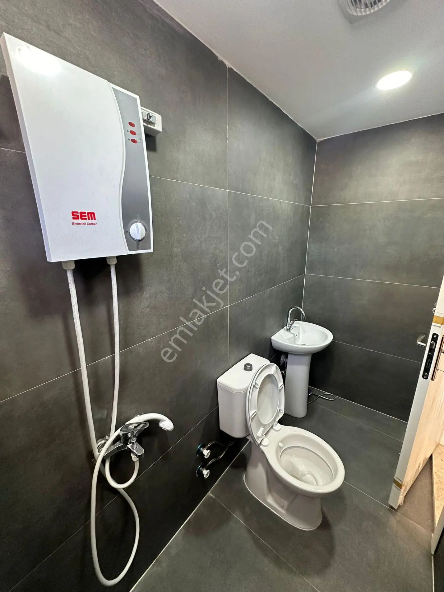 Yeşilyurt İboosman Komple Bina * 29adet 1+1 *5katlı*sıfır Eşyalı *balkonlu *40milyon Barajyolu Civ. — fotoğraf 19