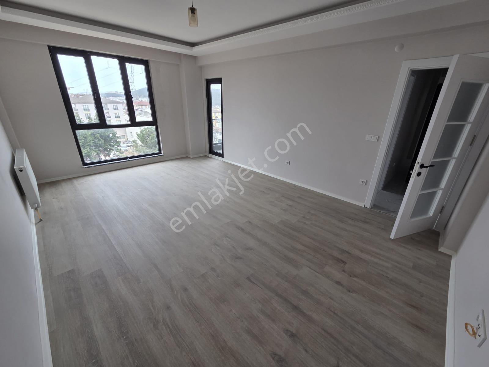 Akşemsettin'de Butik Site 3+1 Genişliğinde Çift Banyolu Lüks 2+1 — fotoğraf 3