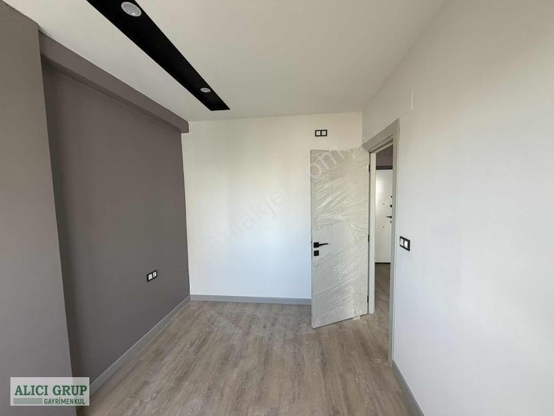 Gültepe Mahallesinde Lüks İşcilikli Satılık 1+1 Daire — fotoğraf 16