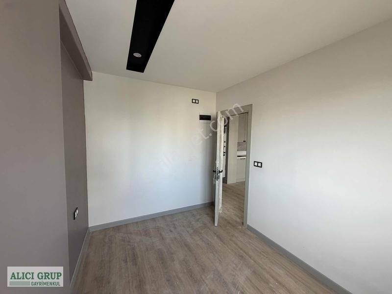 Gültepe Mahallesinde Lüks İşcilikli Satılık 1+1 Daire — fotoğraf 17