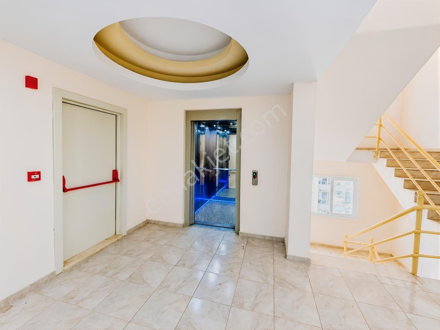 Çiftlikköyde 2+1 Ebeveyn Banyolu Satılık Köşe Daire — fotoğraf 21