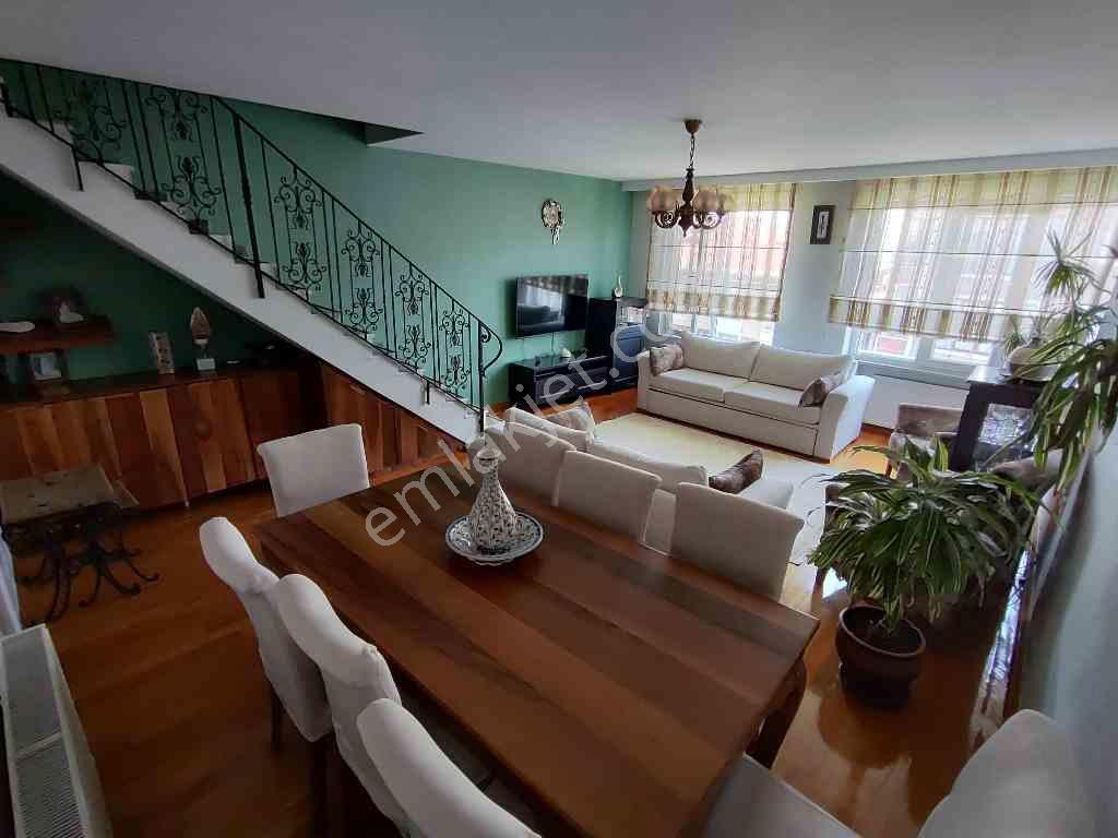 Eyüp Sultan’da Dubleks 3+2 | 200 M² Net Kullanim Terasli Krediye Uygun — fotoğraf 15