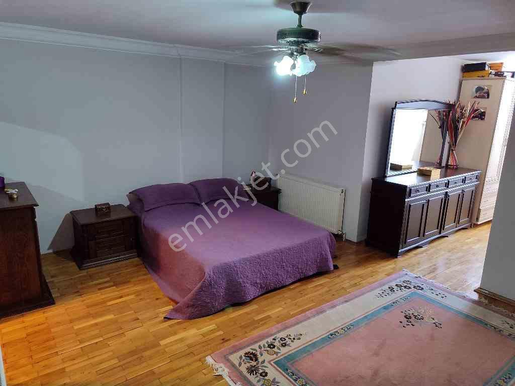 Eyüp Sultan’da Dubleks 3+2 | 200 M² Net Kullanim Terasli Krediye Uygun — fotoğraf 19