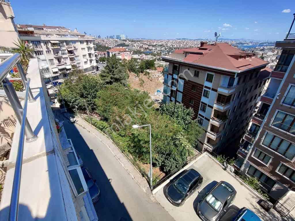 Eyüp Sultan’da Dubleks 3+2 | 200 M² Net Kullanim Terasli Krediye Uygun — fotoğraf 33