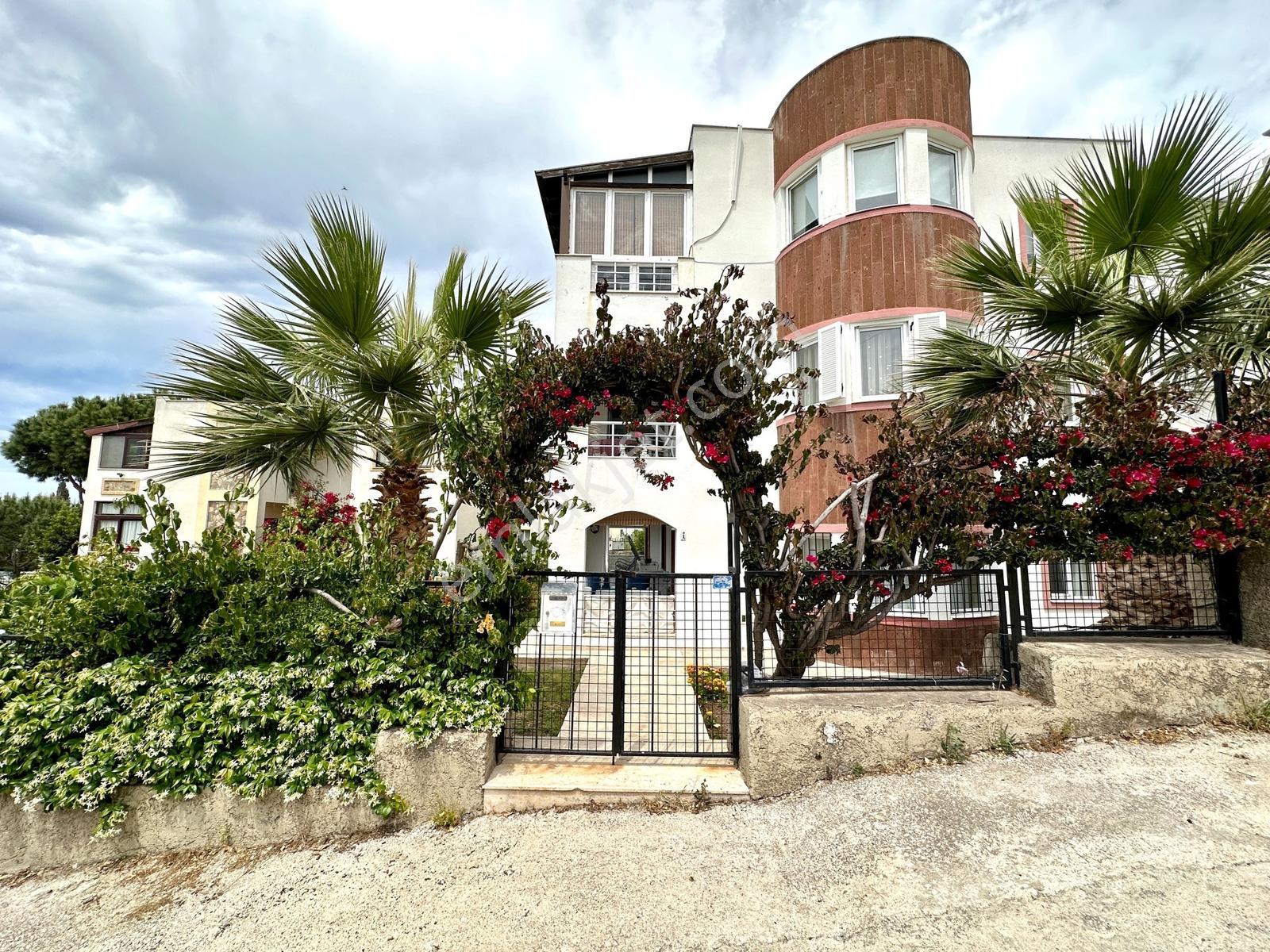 Turgutreis Merkezde Satılık 3+1 Bahçe Katı Geniş Daire — fotoğraf 3