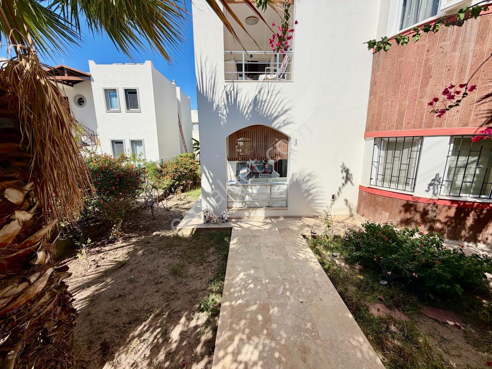 Turgutreis Merkezde Satılık 3+1 Bahçe Katı Geniş Daire — fotoğraf 8
