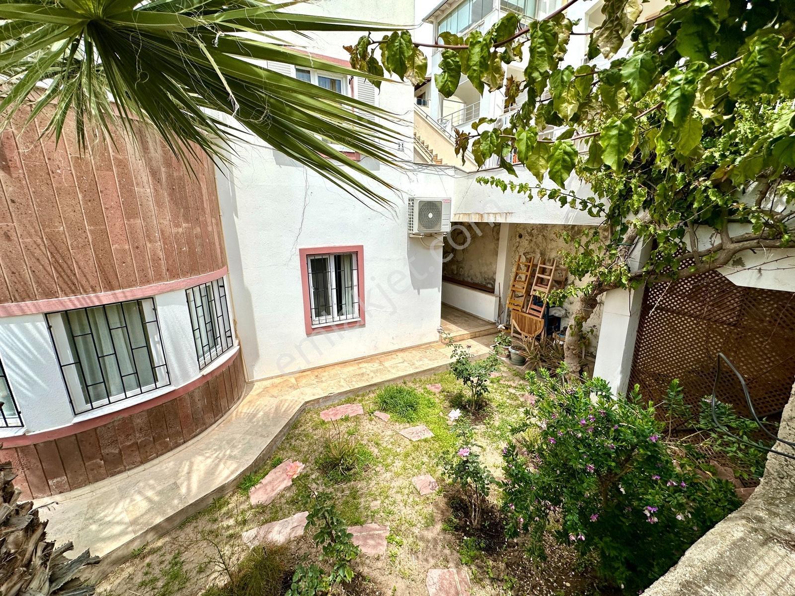 Turgutreis Merkezde Satılık 3+1 Bahçe Katı Geniş Daire — fotoğraf 10