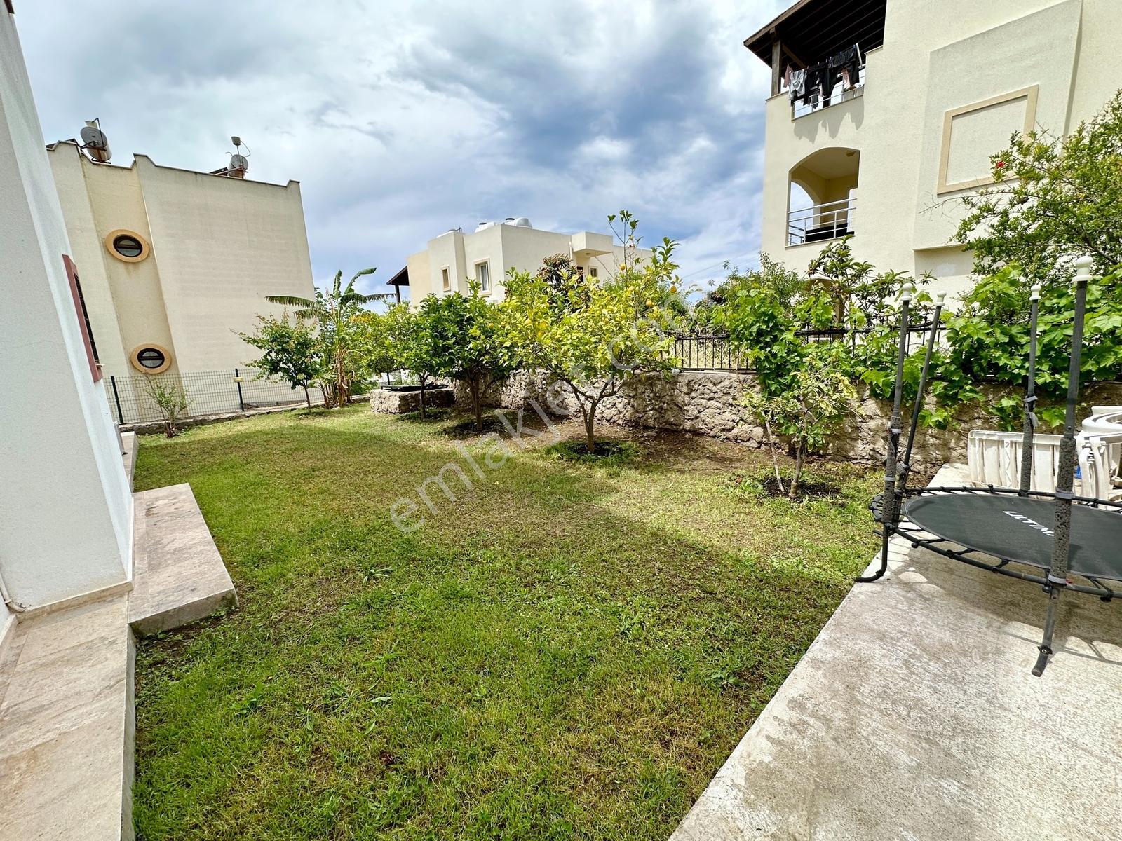 Turgutreis Merkezde Satılık 3+1 Bahçe Katı Geniş Daire — fotoğraf 14