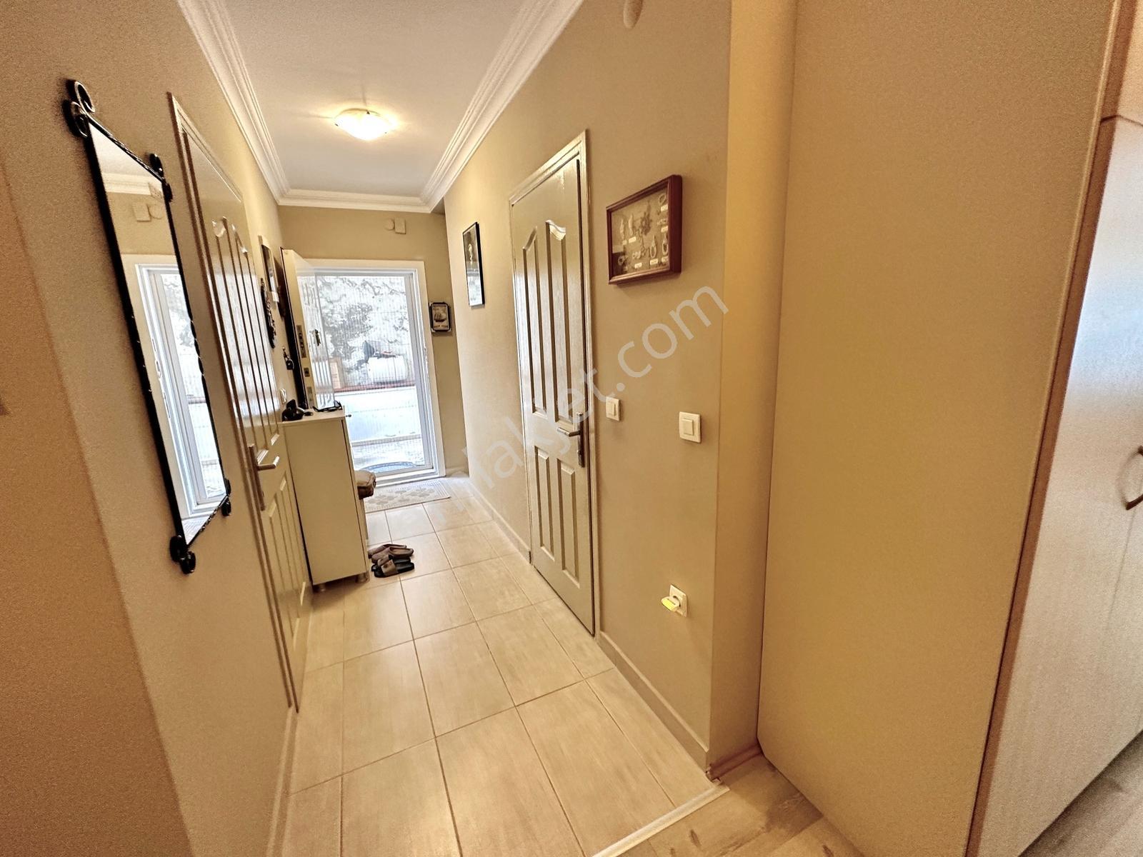 Turgutreis Merkezde Satılık 3+1 Bahçe Katı Geniş Daire — fotoğraf 18