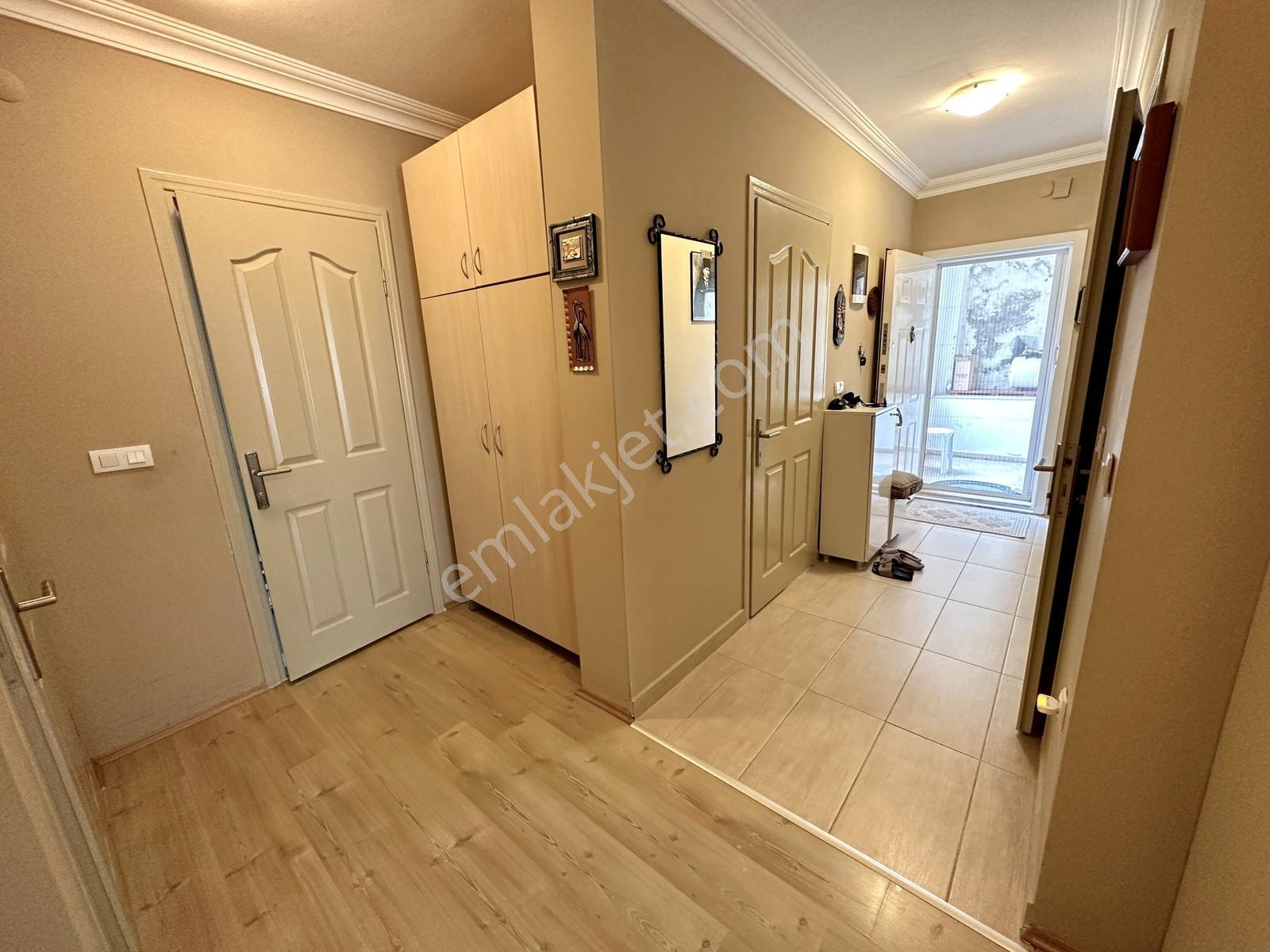 Turgutreis Merkezde Satılık 3+1 Bahçe Katı Geniş Daire — fotoğraf 31