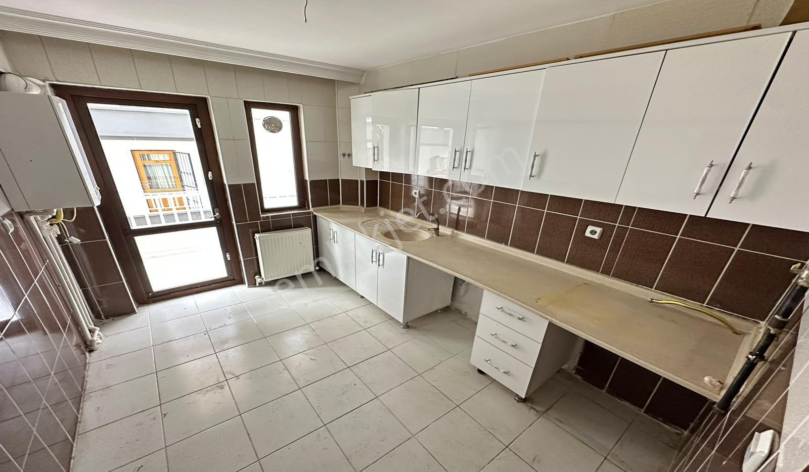 Kuşcağız'da Park Manzaralı 3+1 Asansörlü Fırsat Daire