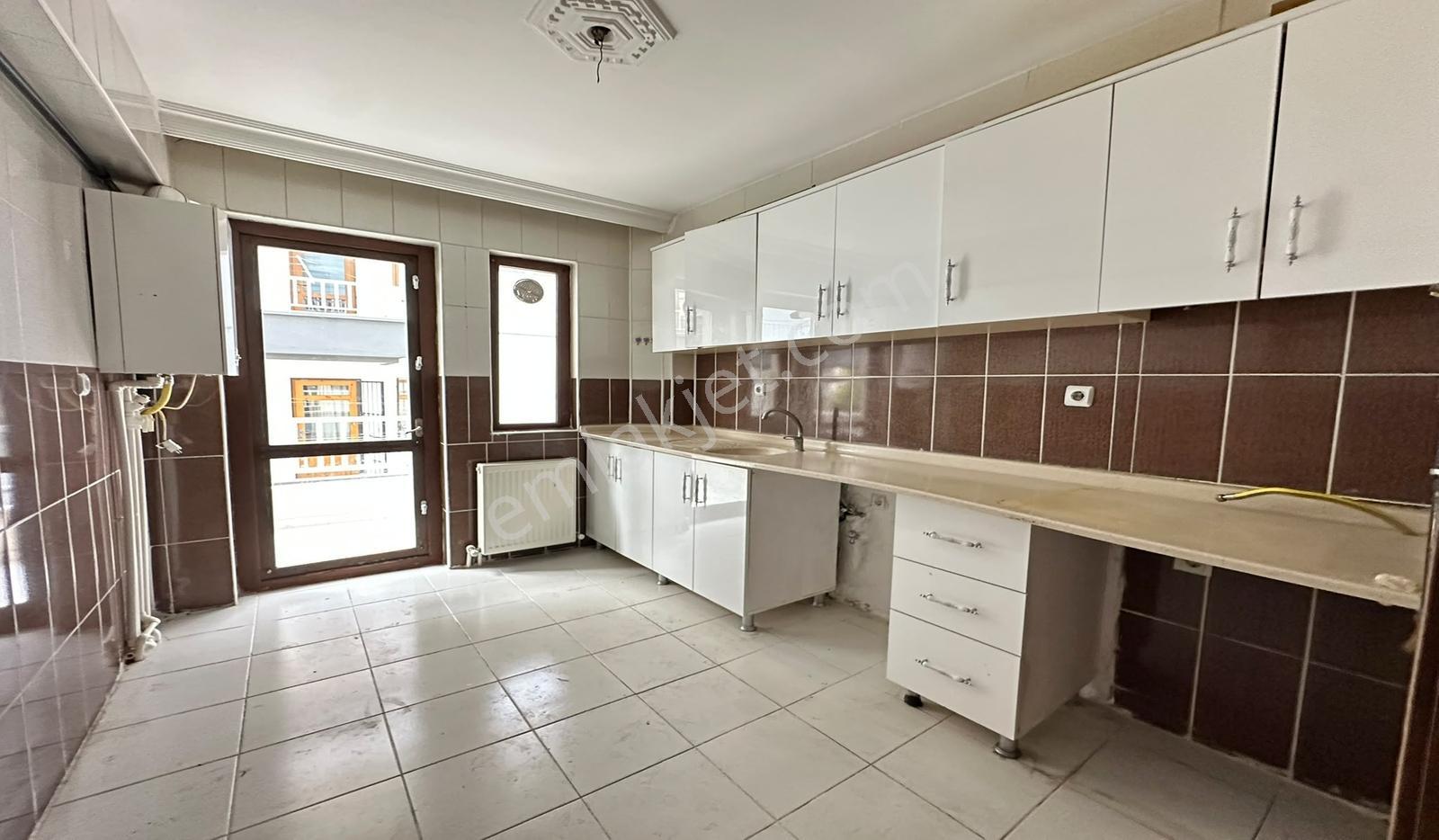 Kuşcağız'da Park Manzaralı 3+1 Asansörlü Fırsat Daire — fotoğraf 3