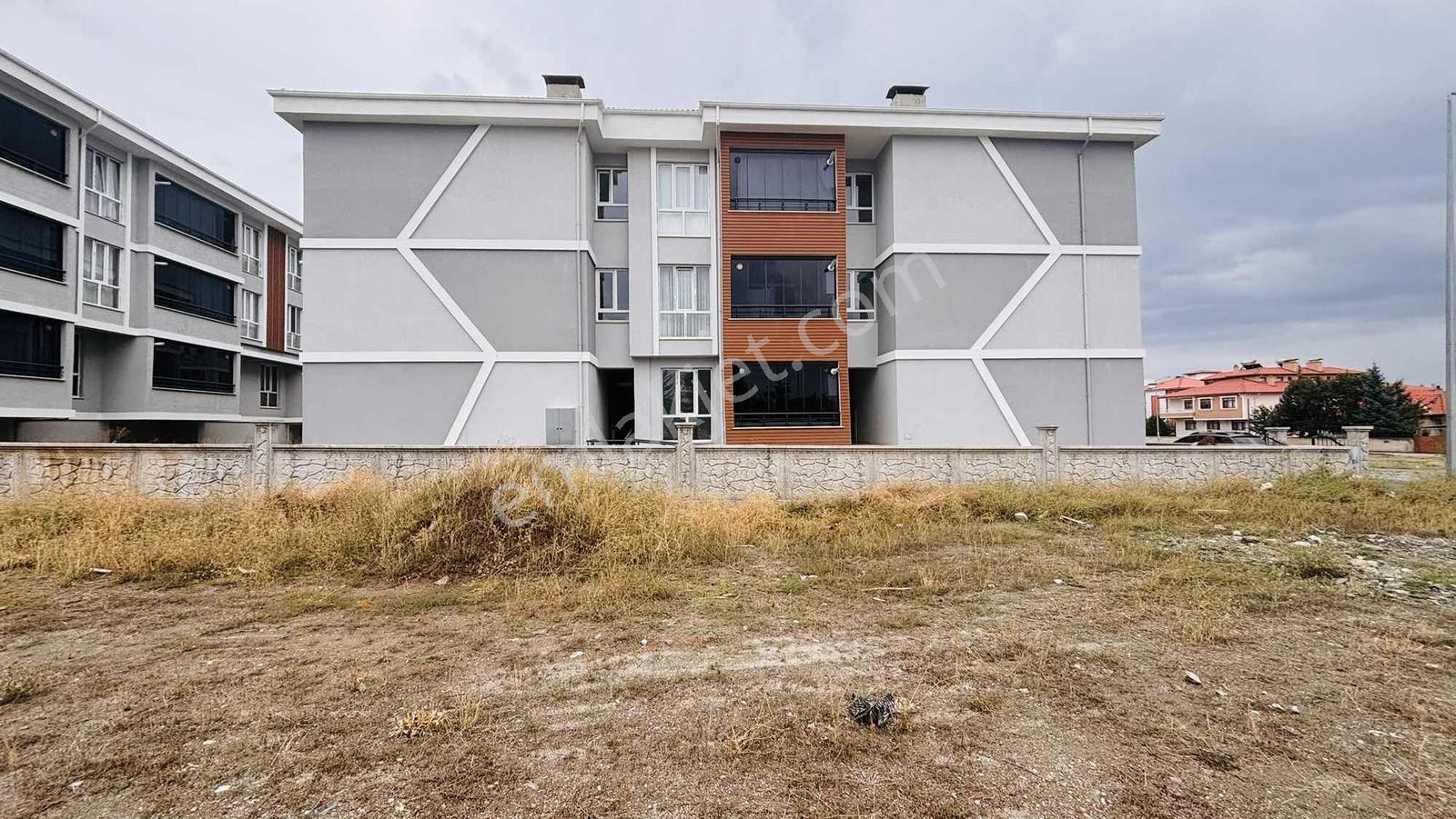Remax Dem'den Barbaros Mahallesinde Kiracılı Satılık 1+1 Daire