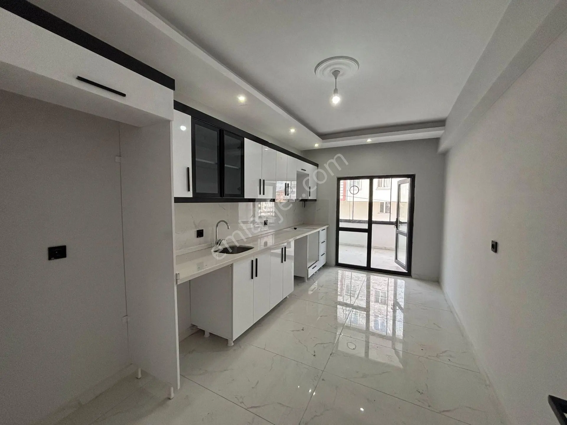 **eryıldız İnşaat'tan 7/24 Güvenlikli Havuzlu Site İçinde 155m2 Ebeweyn Banyolu 3+1 — fotoğraf 5