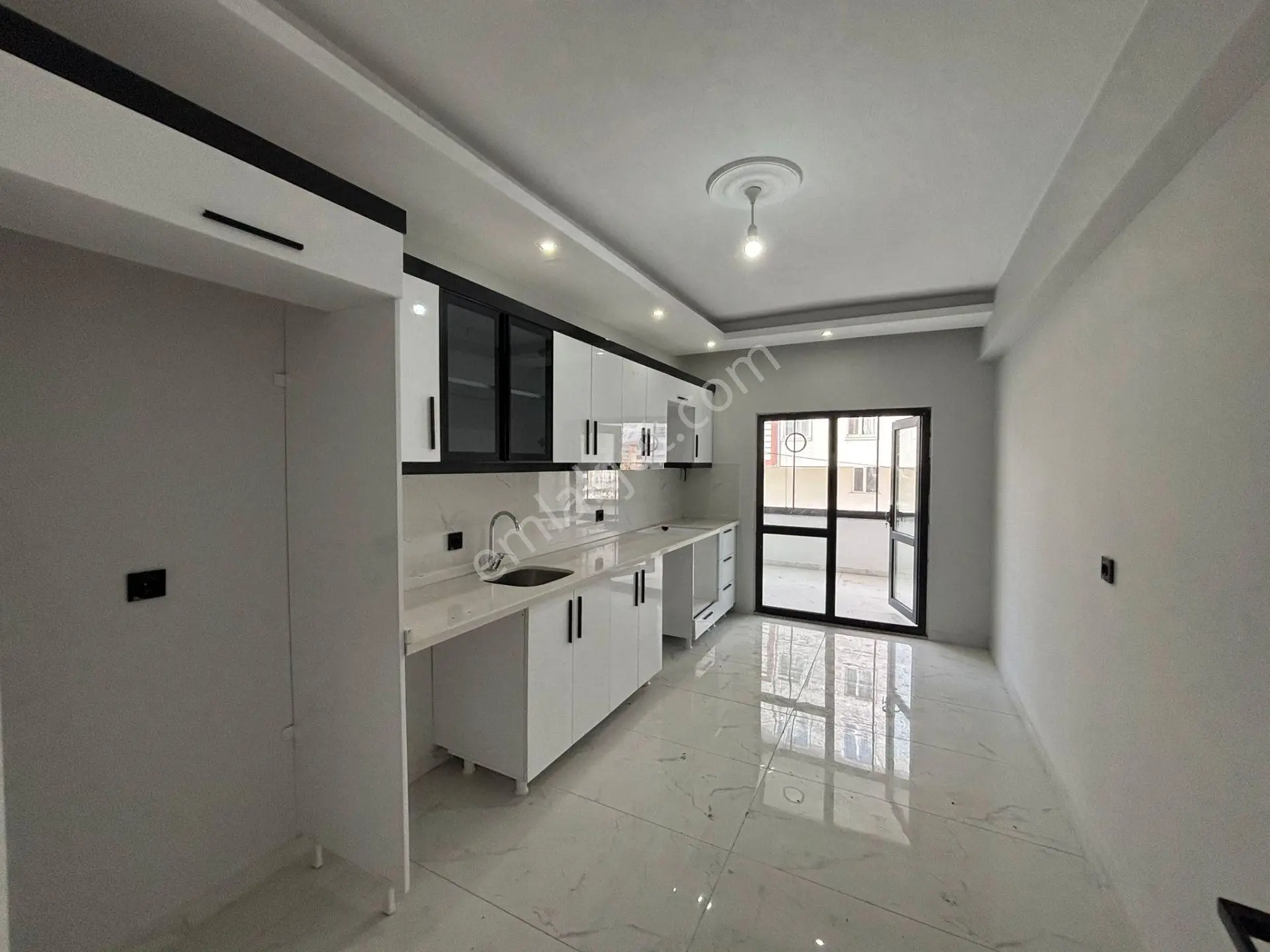 **eryıldız İnşaat'tan 7/24 Güvenlikli Havuzlu Site İçinde 155m2 Ebeweyn Banyolu 3+1 — fotoğraf 6