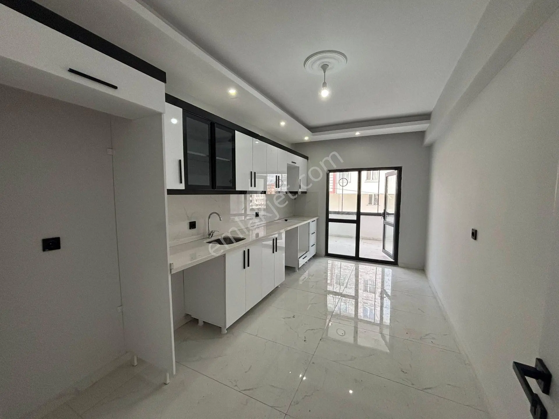 **eryıldız İnşaat'tan 7/24 Güvenlikli Havuzlu Site İçinde 155m2 Ebeweyn Banyolu 3+1 — fotoğraf 7