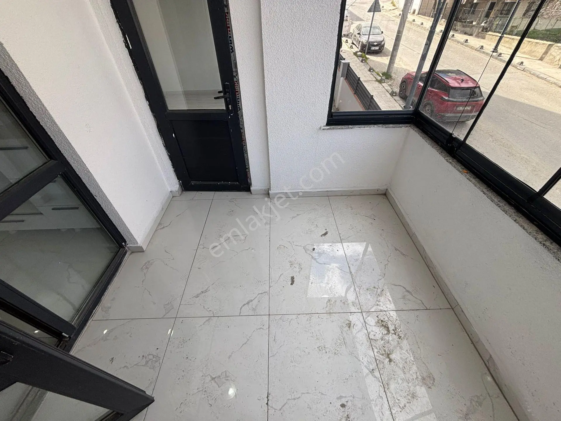 **eryıldız İnşaat'tan 7/24 Güvenlikli Havuzlu Site İçinde 155m2 Ebeweyn Banyolu 3+1 — fotoğraf 9