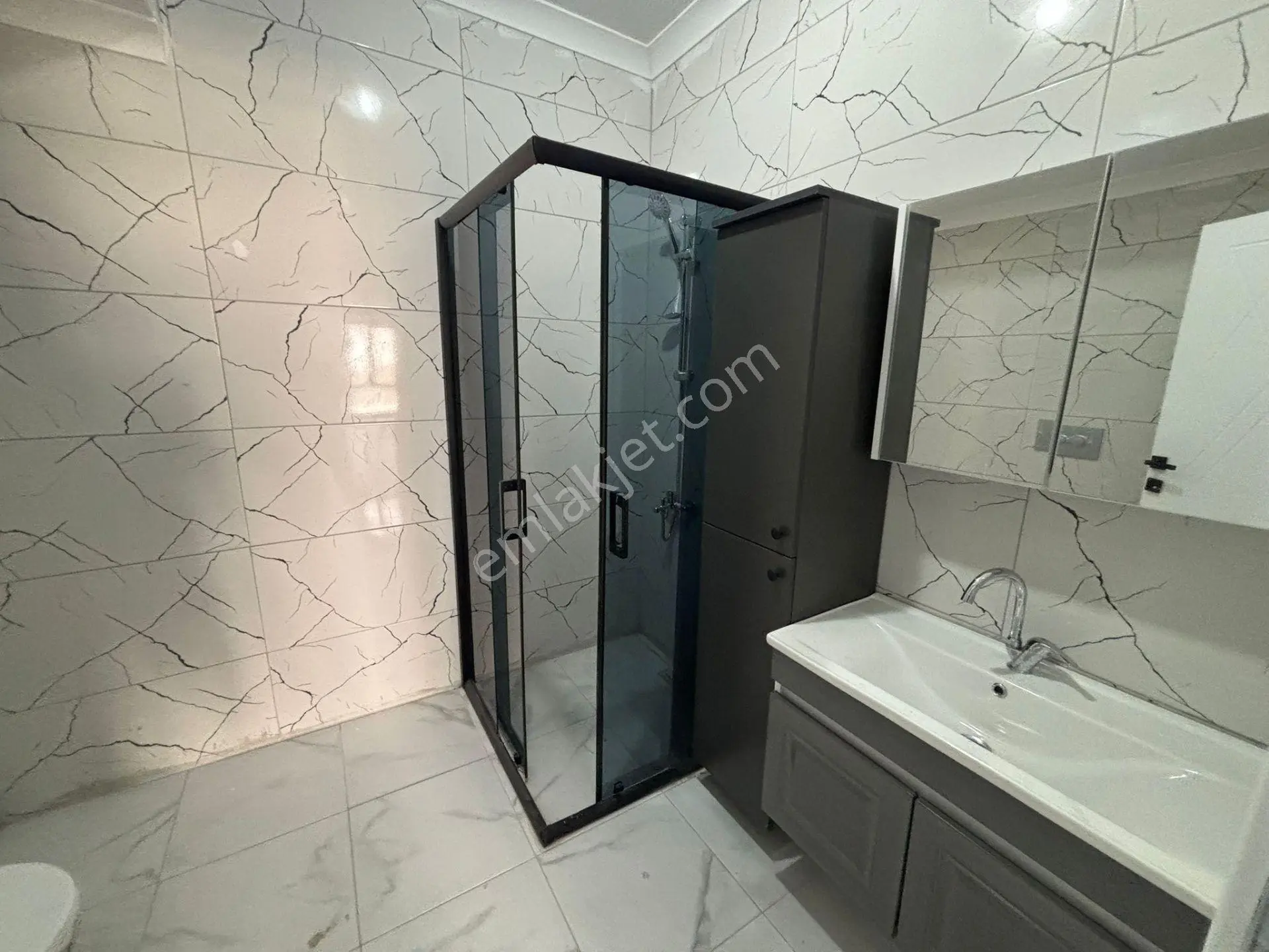 **eryıldız İnşaat'tan 7/24 Güvenlikli Havuzlu Site İçinde 155m2 Ebeweyn Banyolu 3+1 — fotoğraf 32