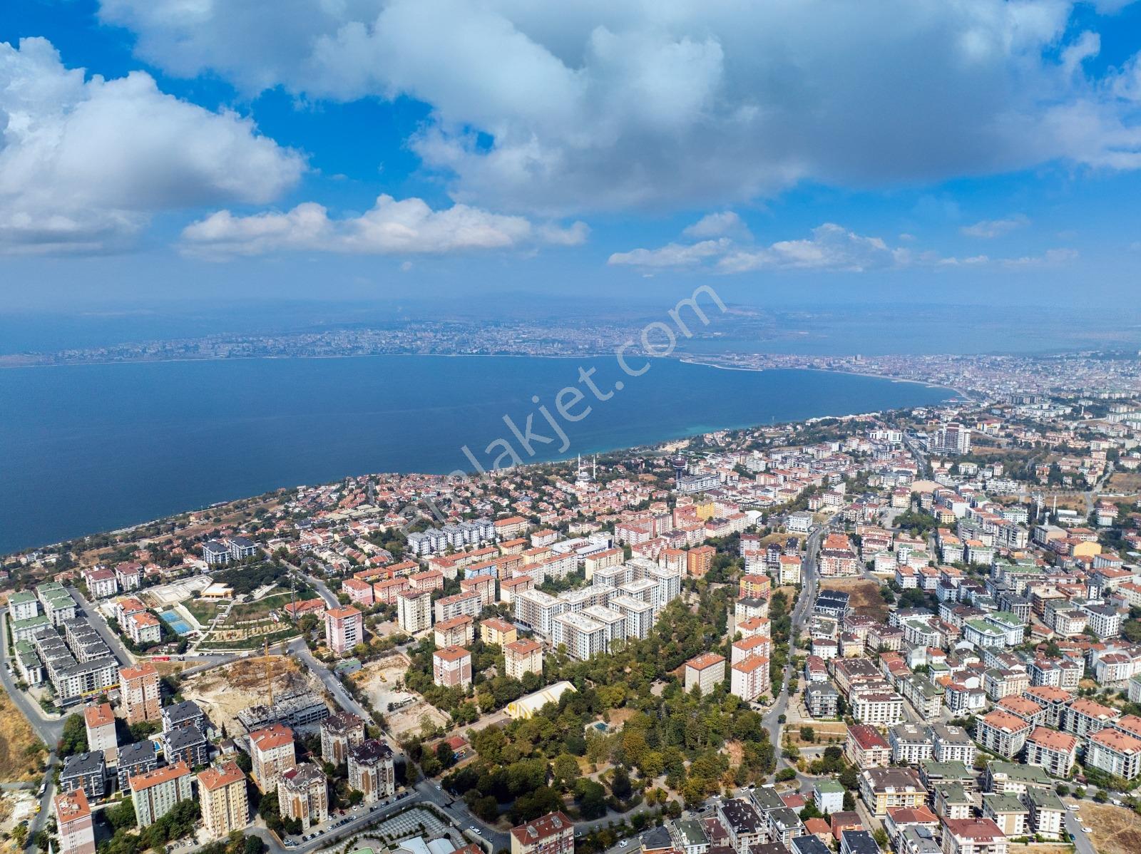 Beylikdüzü Gürpınar Kiptaş Kırlangıç Evler Satılık 1+1 Bahçe Kat