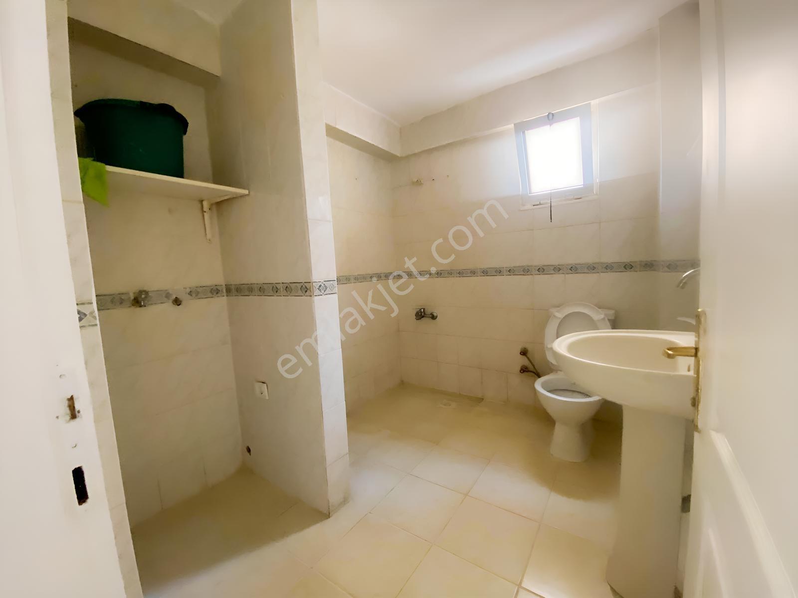Egemed Hastanesi Yakını | Emsallerinden Geniş 2+1 — fotoğraf 26