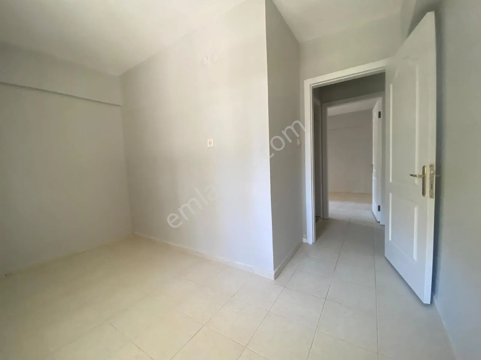 Egemed Hastanesi Yakını | Emsallerinden Geniş 2+1 — fotoğraf 34