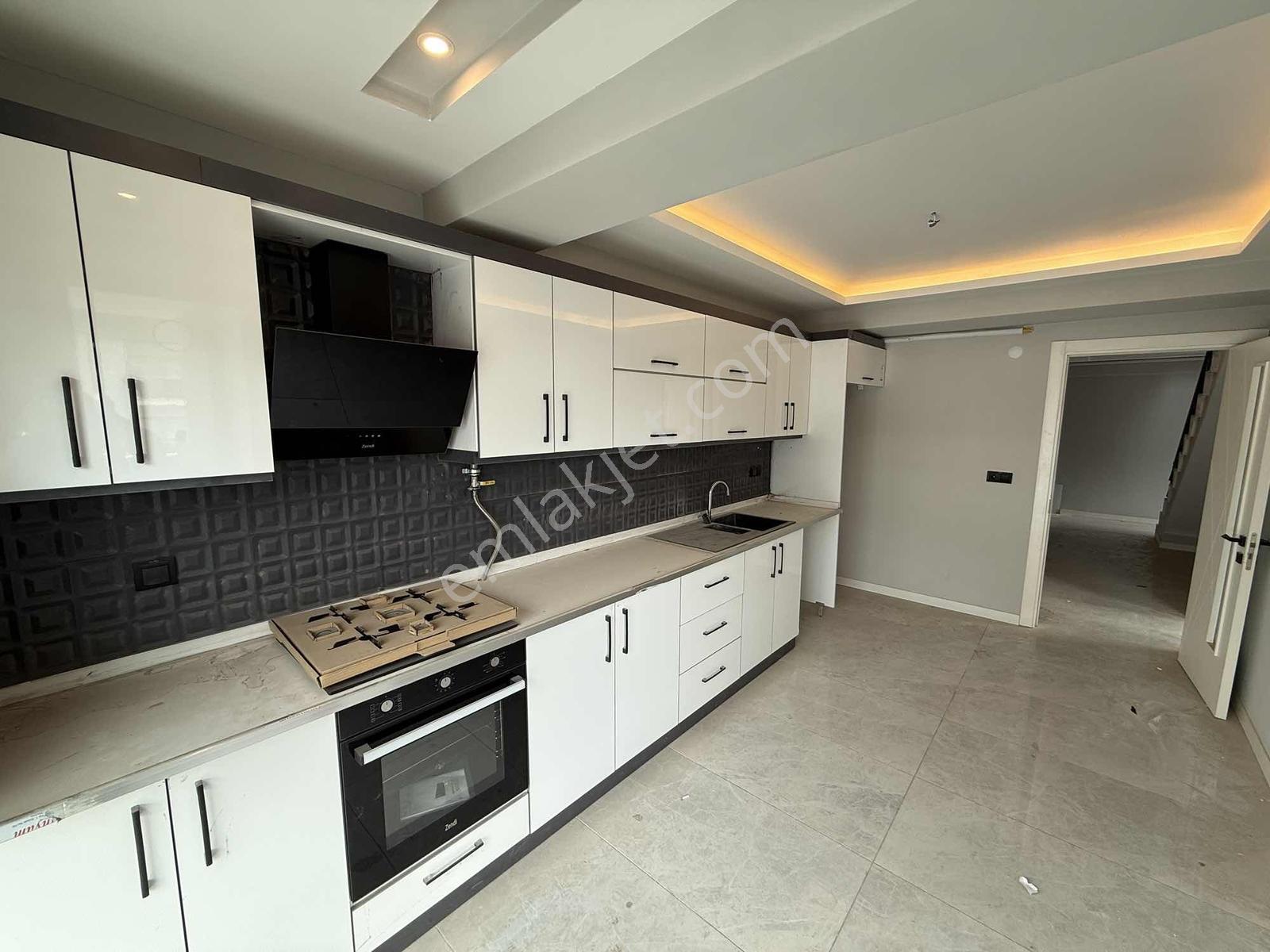Uygan'dan Yedieylül Mah. 3+1 205m² Teraslı Dubleks Havuzlu Site — fotoğraf 10